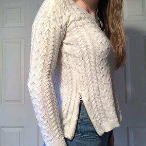 Cream, cable knit sweater - American Eagle